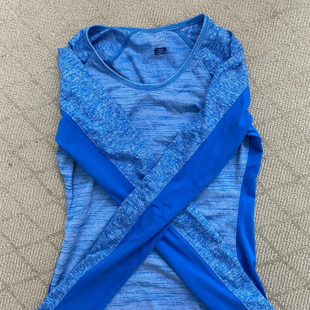 Athleta reflective running long sleeve size xs - Picture 1 of 3